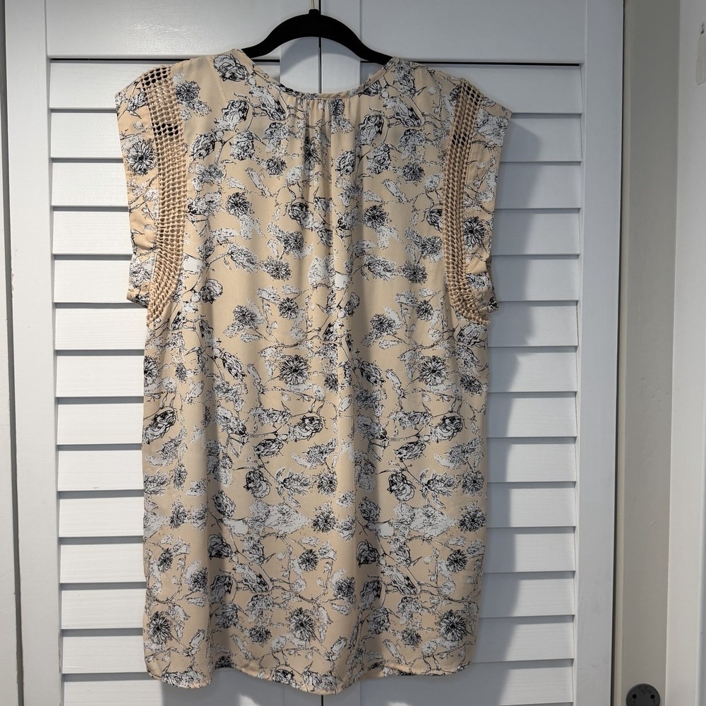 Daniel Rainn Cream Floral Tie-Neck Blouse - Picture 2 of 16